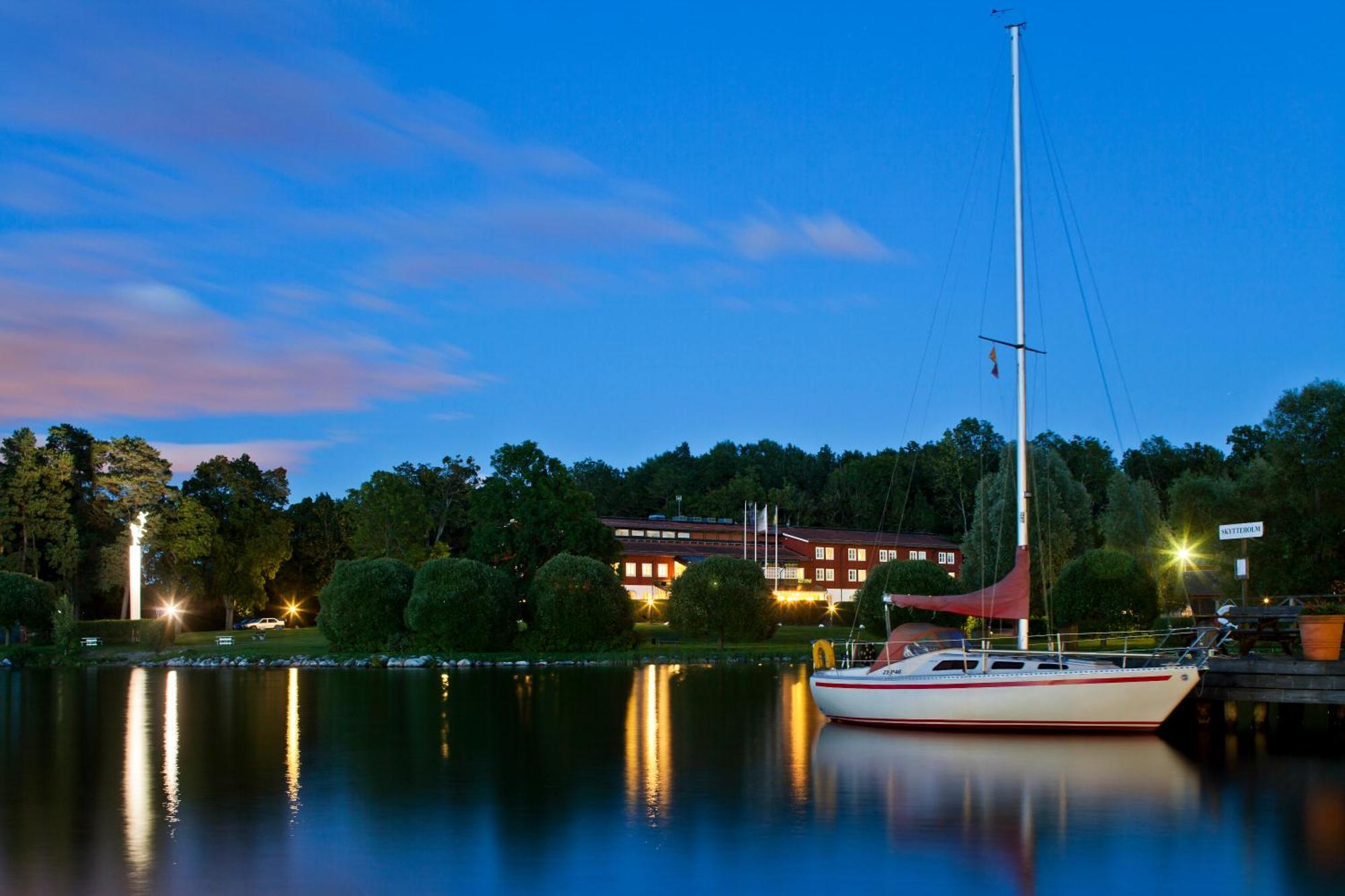 Hotel Skytteholm à Ekerö Extérieur photo